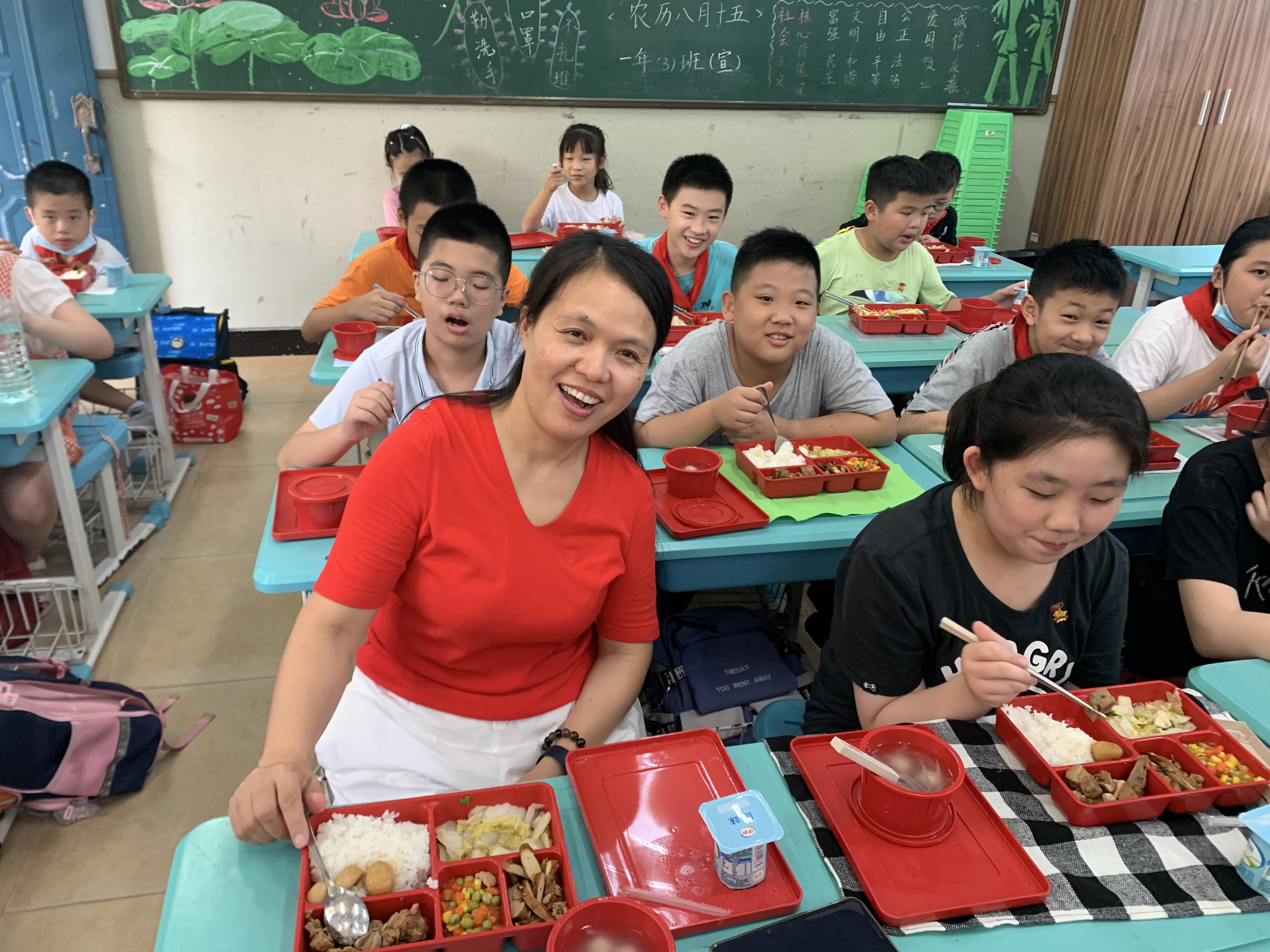今期生肖唱情歌，仙女玉女来贺礼打一准确生肖,警惕虚假宣传,构建解答解释落实